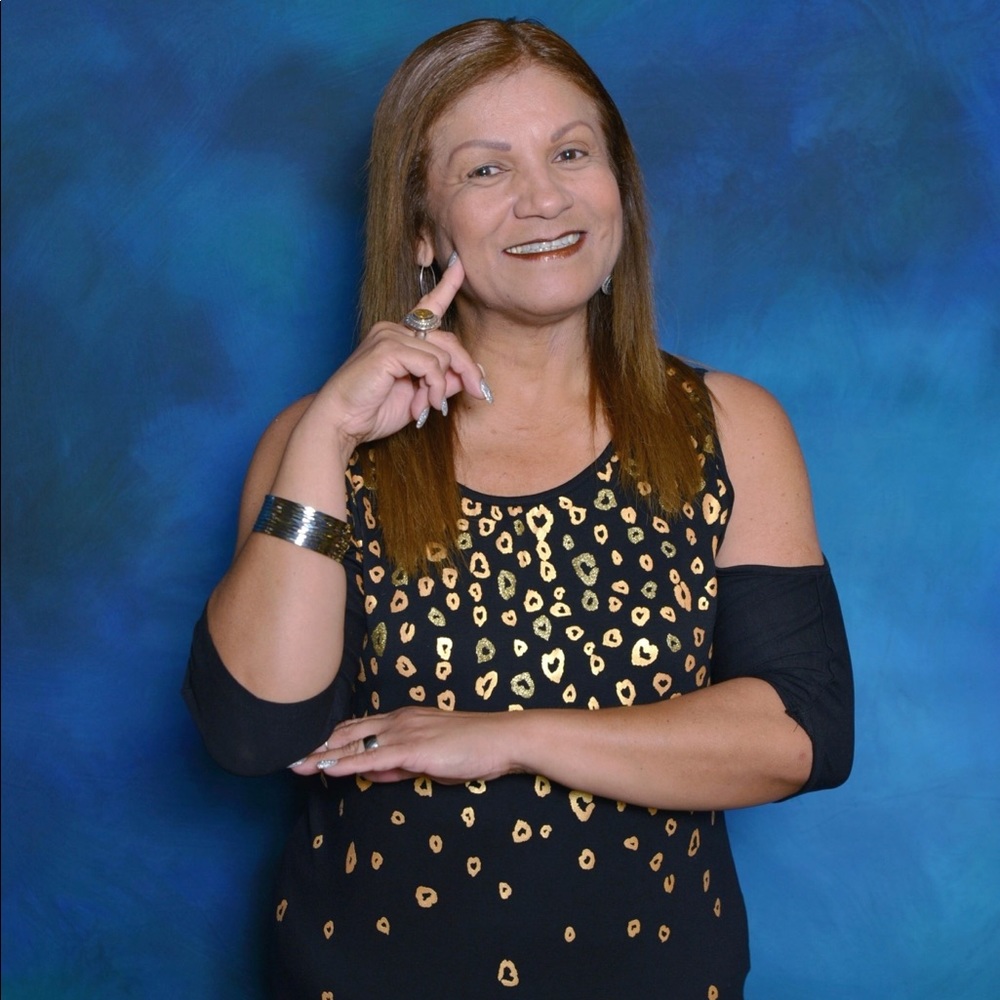 Meet your Posher, Emy